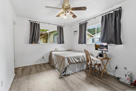 554 Orbit Dr, Canyon Lake, TX, 78133