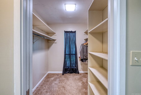 27 E Tanglewood Dr, Uvalde, TX, 78801
