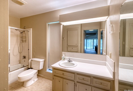 27 E Tanglewood Dr, Uvalde, TX, 78801