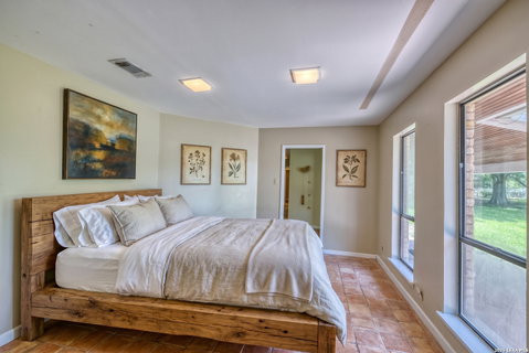 27 E Tanglewood Dr, Uvalde, TX, 78801