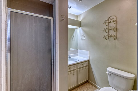 27 E Tanglewood Dr, Uvalde, TX, 78801
