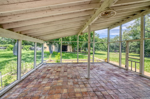 27 E Tanglewood Dr, Uvalde, TX, 78801
