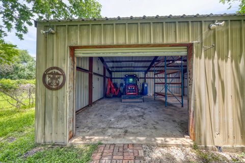 27 E Tanglewood Dr, Uvalde, TX, 78801