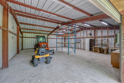 27 E Tanglewood Dr, Uvalde, TX, 78801