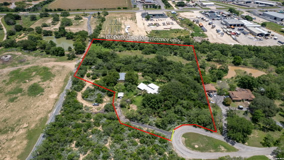 27 E Tanglewood Dr, Uvalde, TX, 78801