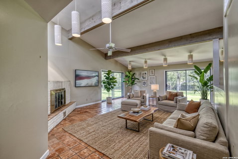 27 E Tanglewood Dr, Uvalde, TX, 78801
